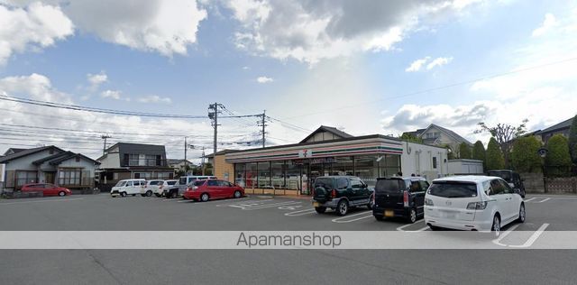 コンビニ　セブンイレブン（コンビニ）まで354m