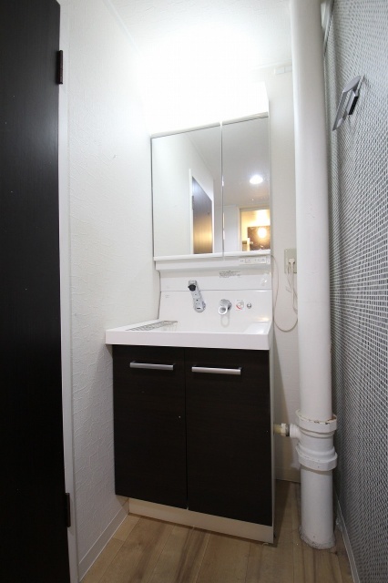 洗面設備　同物件別部屋写真