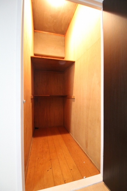 収納　同物件別部屋写真