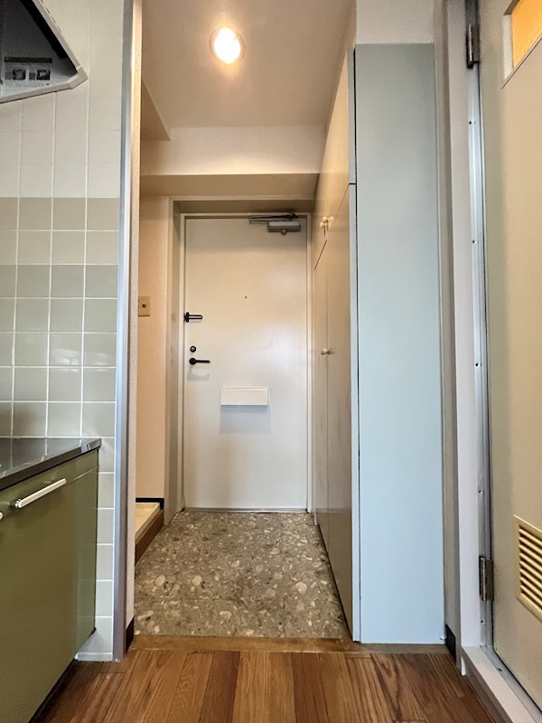 玄関　※参考写真