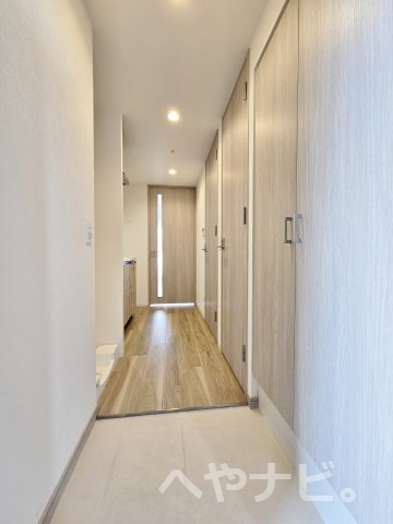 玄関　★玄関　別号室の1Kのお写真です