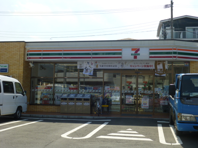 コンビニ　セブンイレブン 横浜日吉本町駅前店（コンビニ）まで795m