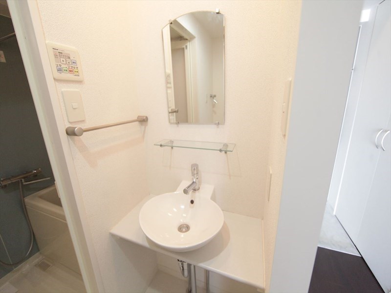 洗面設備　脱衣所　オシャレな独立洗面台