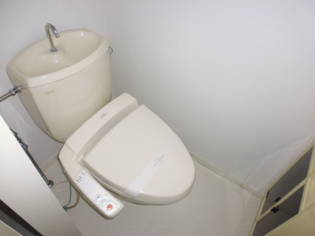 トイレ　温水洗浄便座