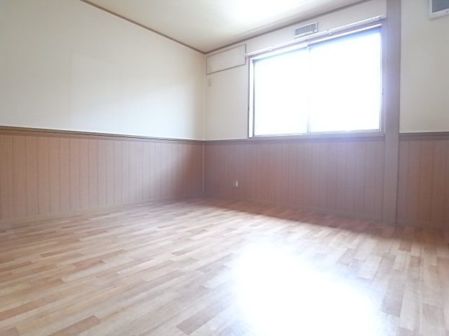 居室・リビング　※２０２号室の写真になります。