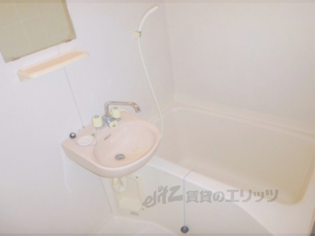 バス・シャワールーム　バス