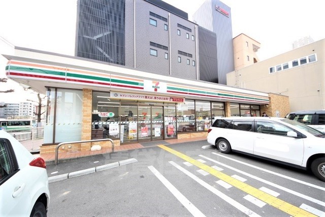 コンビニ　セブンイレブン　奈良大宮町6丁目店（コンビニ）まで555m