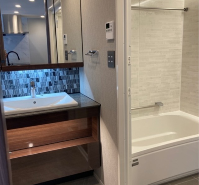 バス・シャワールーム