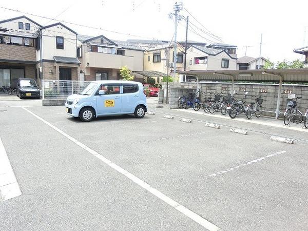 駐車場　敷地内駐車場！