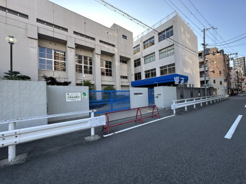 小学校　大阪市立大国小学校（小学校）まで738m
