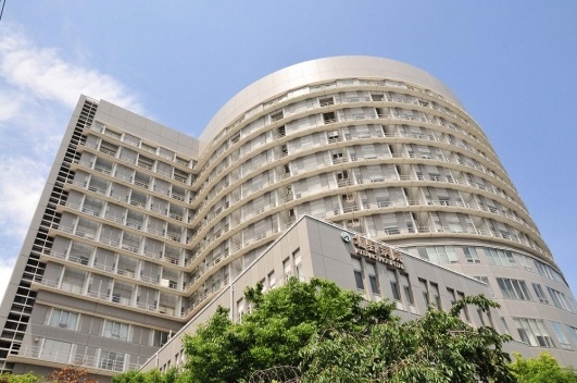 病院　公益財団法人田附興風会医学研究所北野病院（病院）まで986m