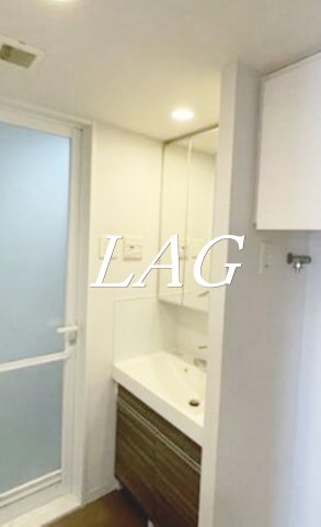 洗面設備　独立洗面台です。