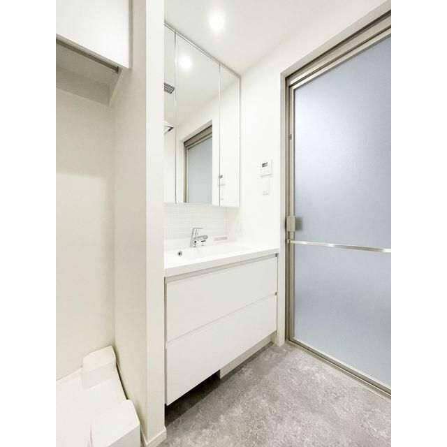 洗面設備　使いやすい洗面所です