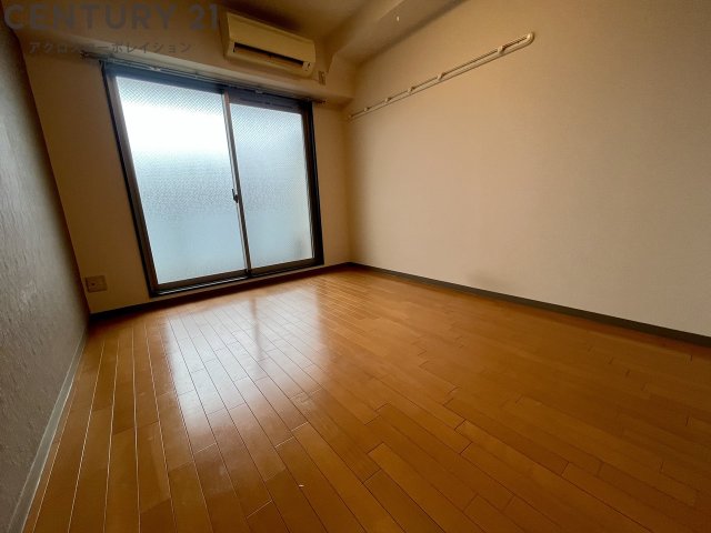 居室・リビング　エアコン付きで快適に過ごせます♪