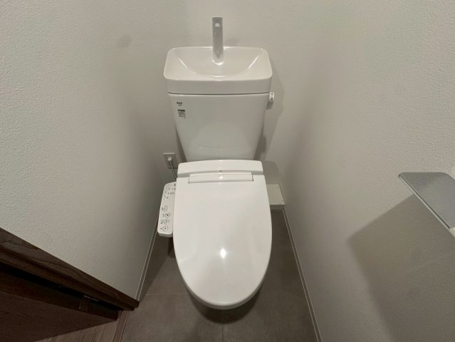 トイレ　シャワー付き