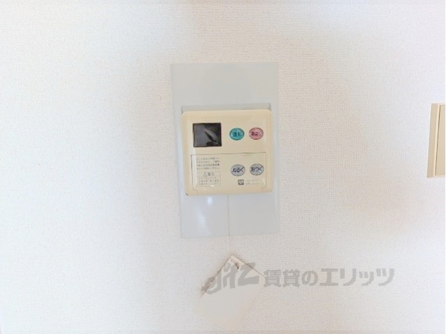 その他設備　給湯器リモコン