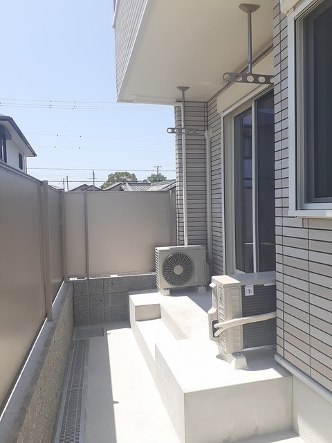 バルコニー　テラス