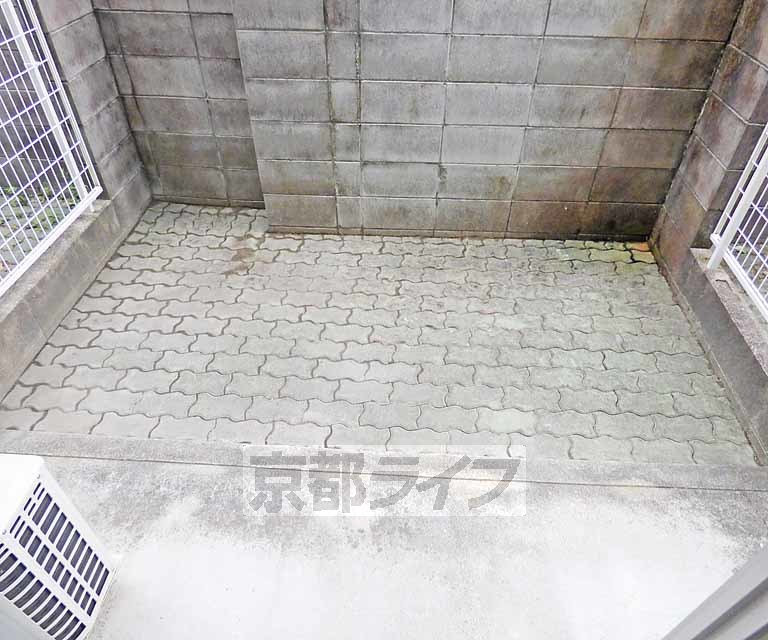 バルコニー　広々としたバルコニーです。