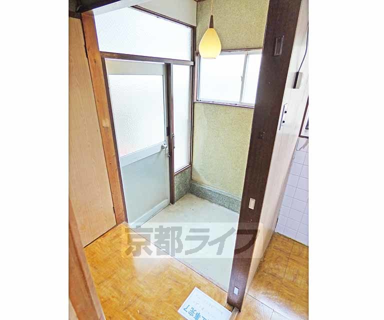 玄関　広々とした玄関です。