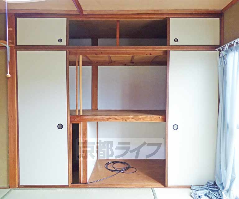 収納　広々とした収納です。