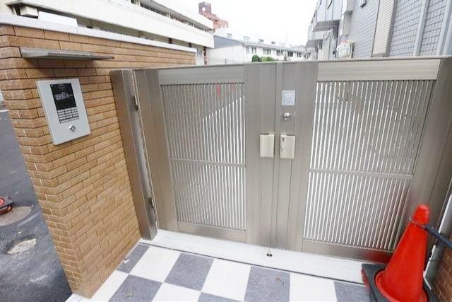 エントランス　部屋探しは株式会社　タウンハウジング　までお気軽にお問合せ…