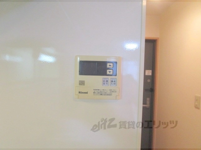 その他設備　給湯器リモコン