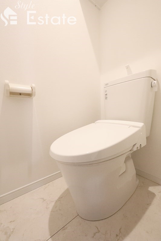 トイレ　温水洗浄便座