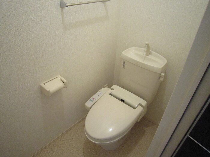 トイレ　温水洗浄暖房便座