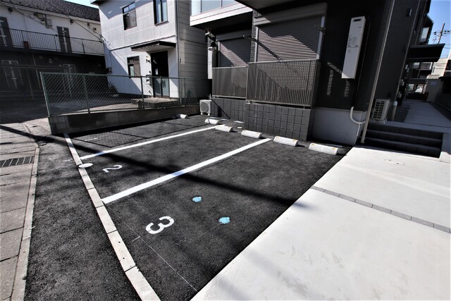 駐車場　※要サイズおよび空・台数確認。