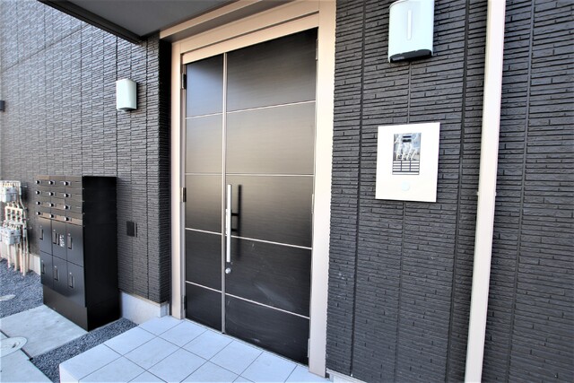 エントランス　オートロック付きのエントランスです♪