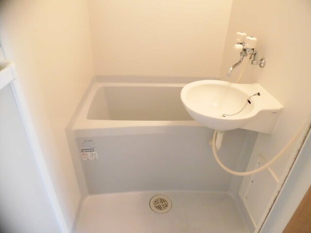 バス・シャワールーム　３０３　バスルーム