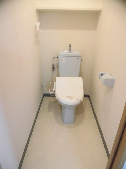 トイレ　３０３　トイレ