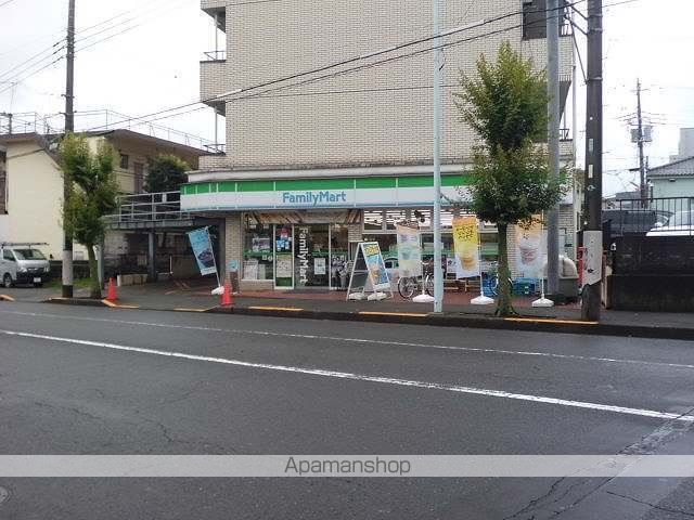 コンビニ　ファミリーマート（コンビニ）まで250m