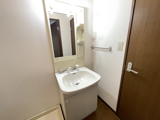 洗面設備　※別部屋の写真です