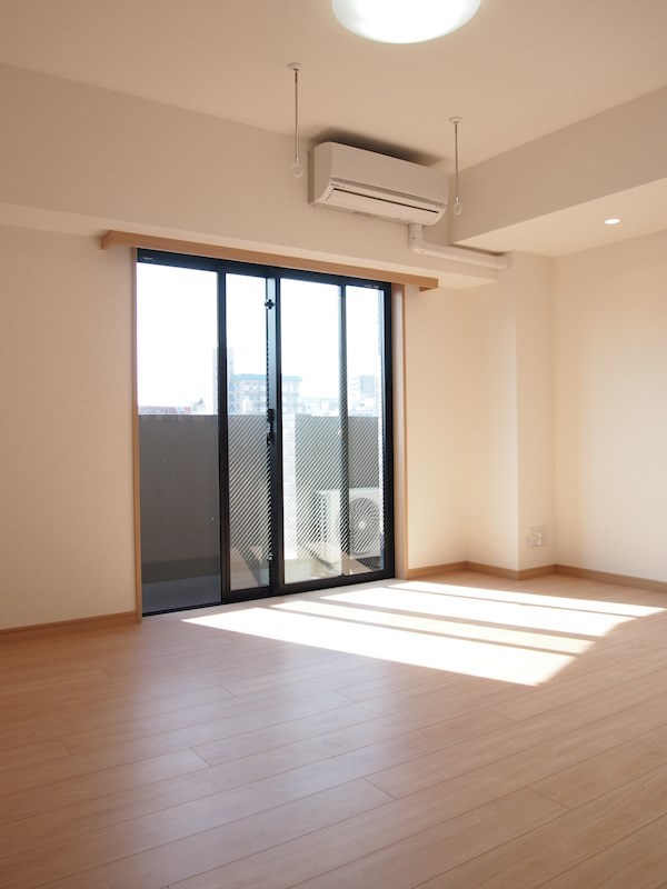 居室・リビング　☆明るい洋室☆