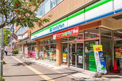 コンビニ　ファミリーマート地下鉄白石駅前店（コンビニ）まで173m