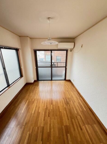 居室・リビング　角部屋・三面採光・2階以上☆