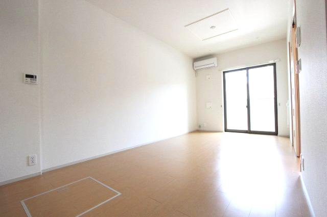 居室・リビング　ゆったり過ごせる居間です