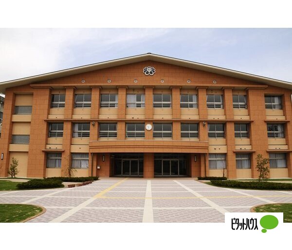 中学校　和歌山市立西和中学校（中学校）まで726m