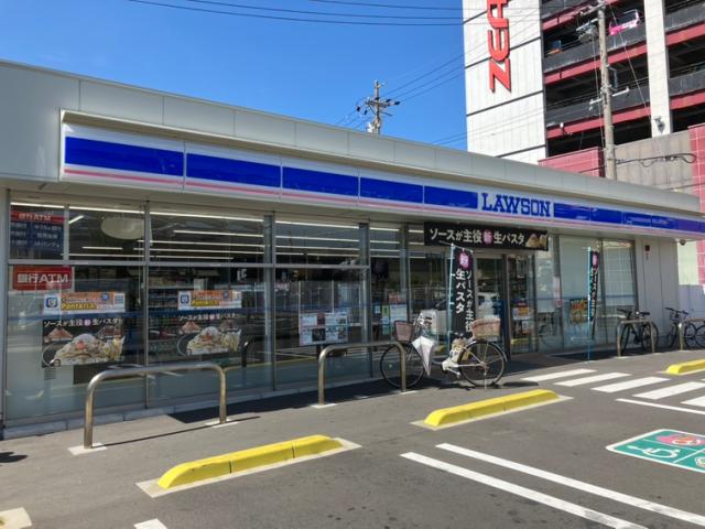 コンビニ　ローソン中島駅前店（コンビニ）まで638m