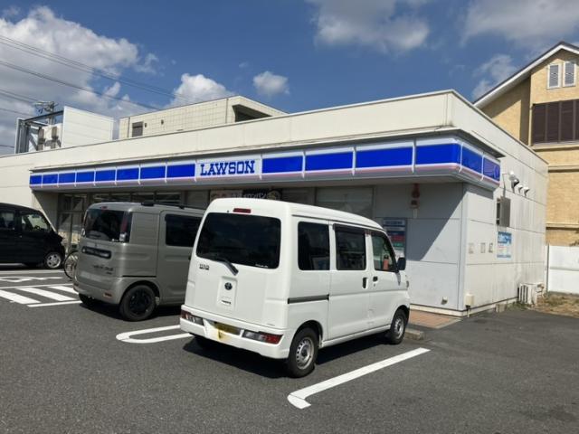 コンビニ　ローソン中川東中島店（コンビニ）まで647m