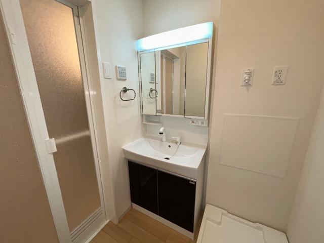 洗面設備　洗髪洗面化粧台