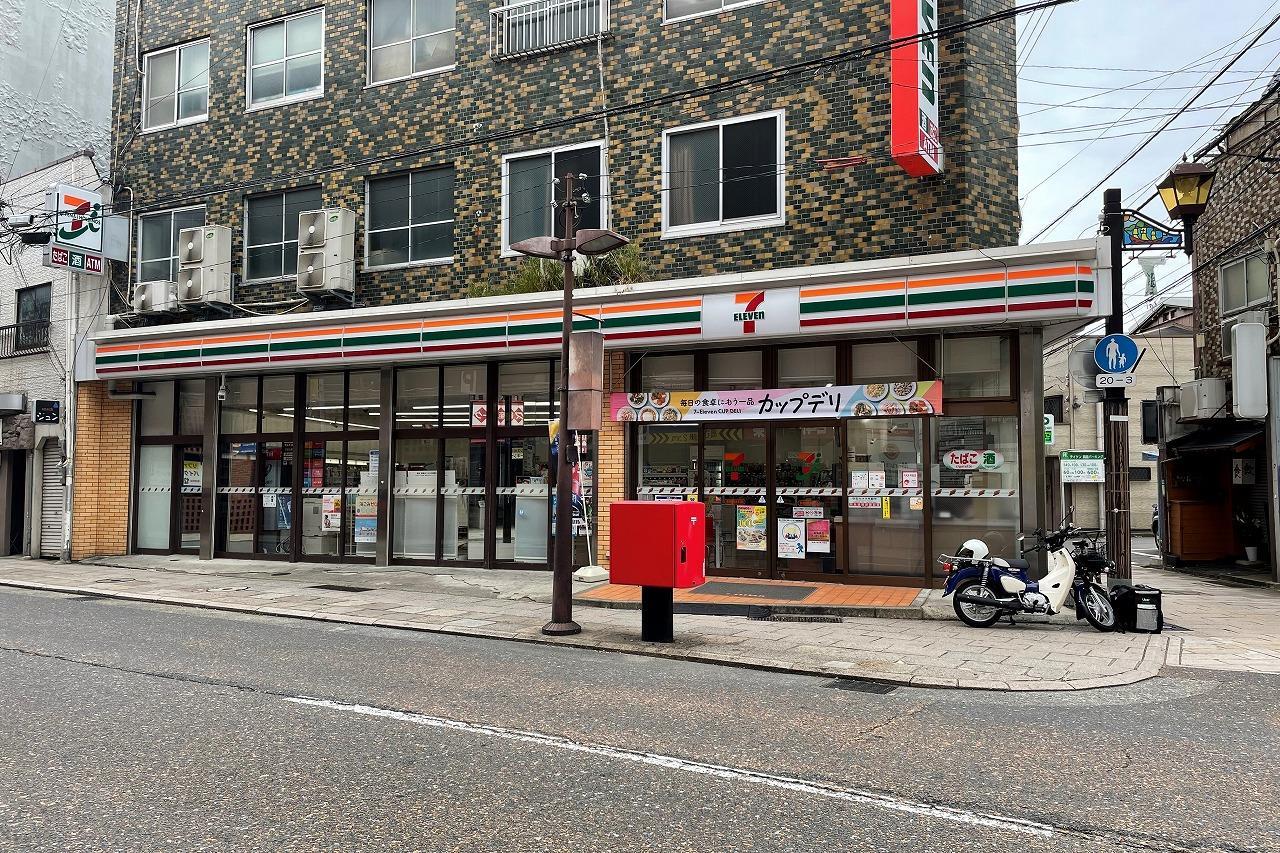 コンビニ　セブンイレブン銅座町店（コンビニ）まで110m