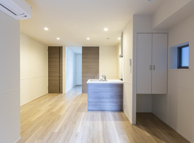 居室・リビング　★明るいフローリングの角部屋です★