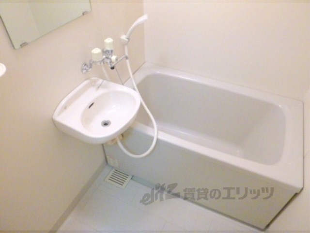 バス・シャワールーム　バス