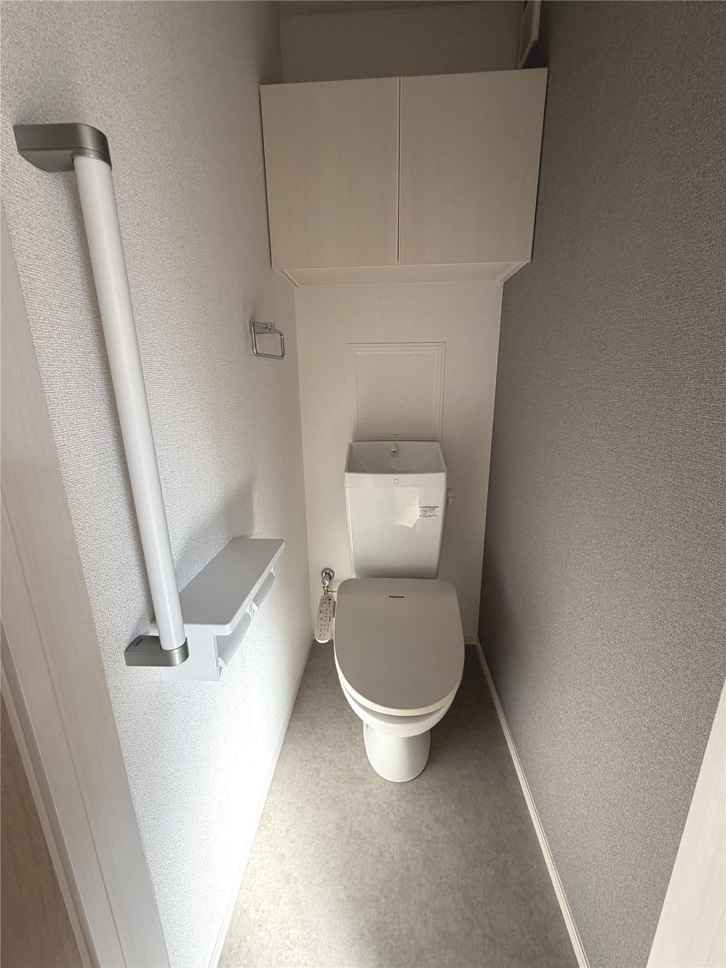 トイレ　※写真は反転タイプです。