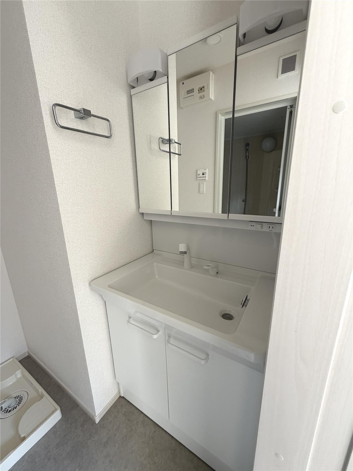 洗面設備　※写真は反転タイプです。