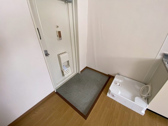 玄関　※別部屋の写真です