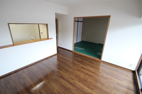 居室・リビング　※別号室の写真です