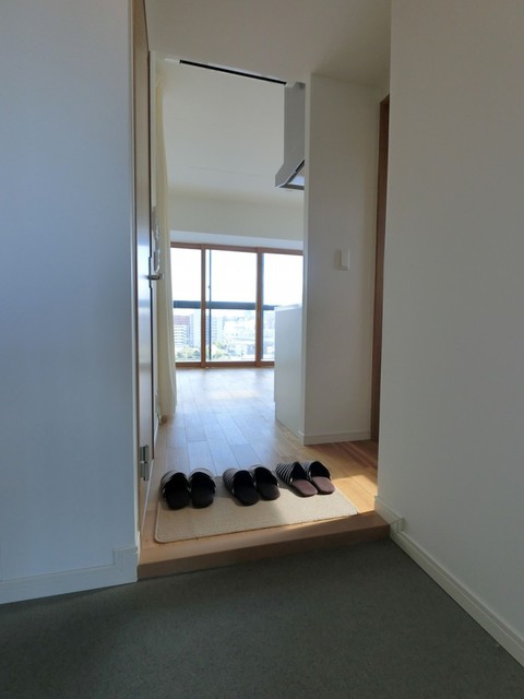 玄関　同タイプ別の部屋の写真です。